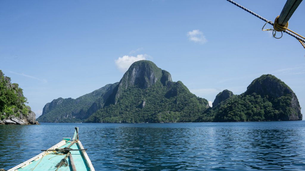Palawan: El Nido-Puerto Princesa (Travel Guide) Palawan: El Nido-Puerto Princesa (Travel Guide)
