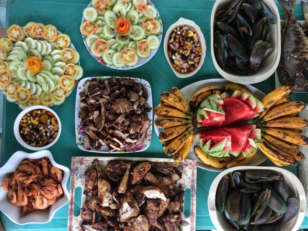 A lunch buffet that is included in the Island-Hopping package