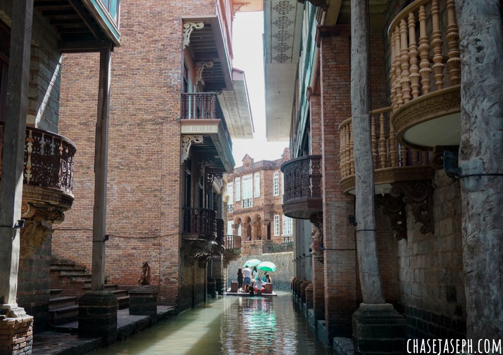 Las Casas Filipinas de Acuzar - Travel Back in Time (Travel Guide)