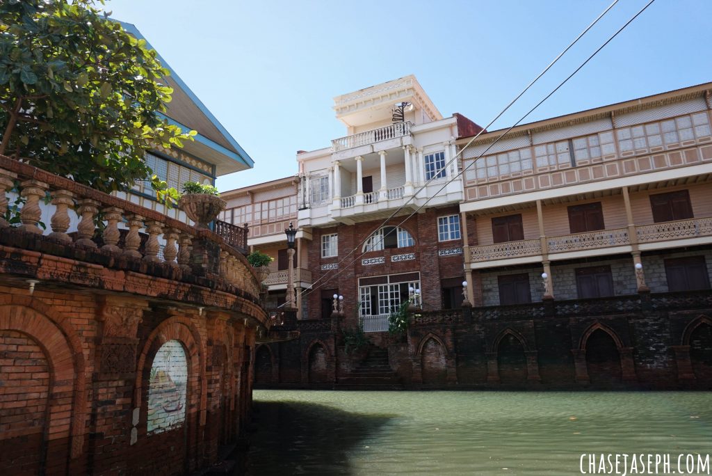 Las Casas Filipinas de Acuzar - Travel Back in Time (Travel Guide)