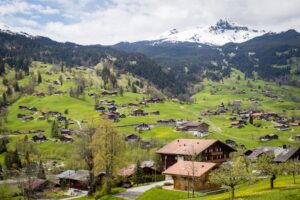 Switzerland Travel Guide and Itinerary. Photo by Tranmautritam.