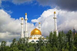 Kazakhstan Travel Guides and Itinerary. Photo by Konevi.