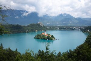 Slovenia Travel Itineraries and Guides. Photo by Niklas Jeromin.